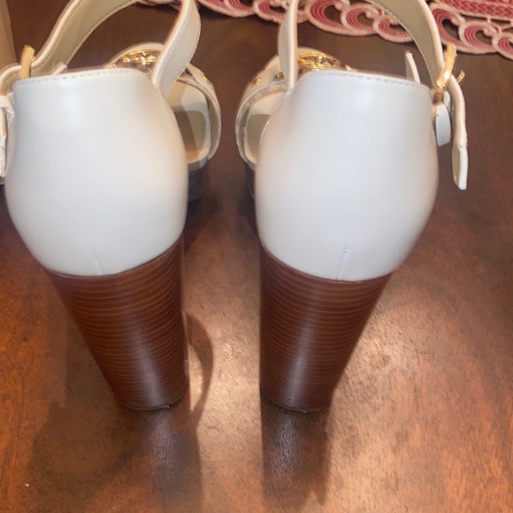 Michael Kors Rory Platform Sandals Size 9.5 Brown or White (no lid on box) - Picture 10 of 13